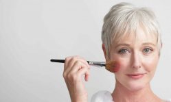 Возрастной макияж: порядок нанесения и его особенности