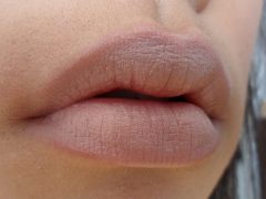 Как поднять опущенные уголки губ: домашние и косметологические средства